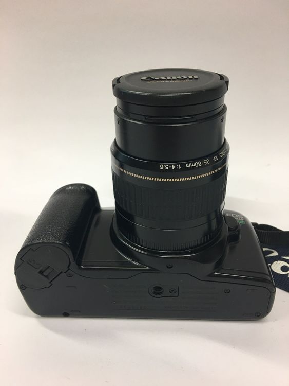 Canon Appareil photo: Canon EOS 1000F 35mm SLR Film Kamera mit SUNPAK Blitzgeräte – D'occasion à Olten par ELHANDEL 1