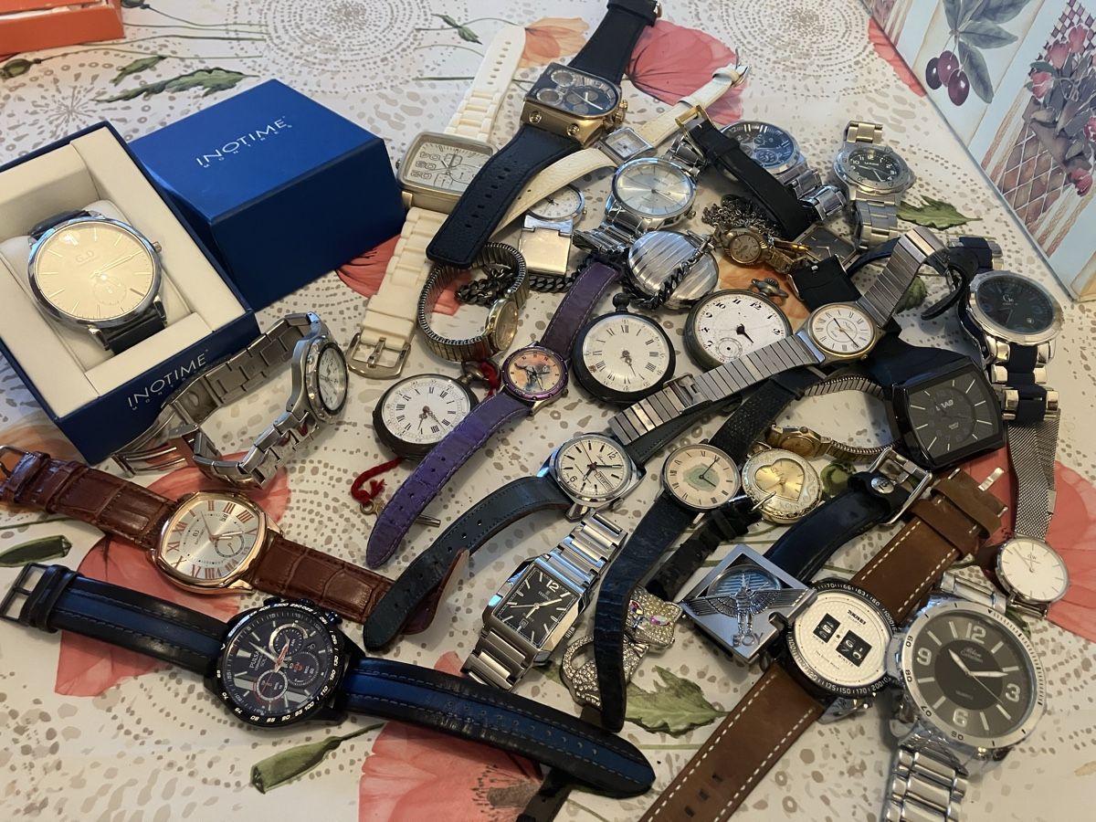 Uhren: Lot de montres  – Defekt aus Fribourg von Snoopy-Mousi