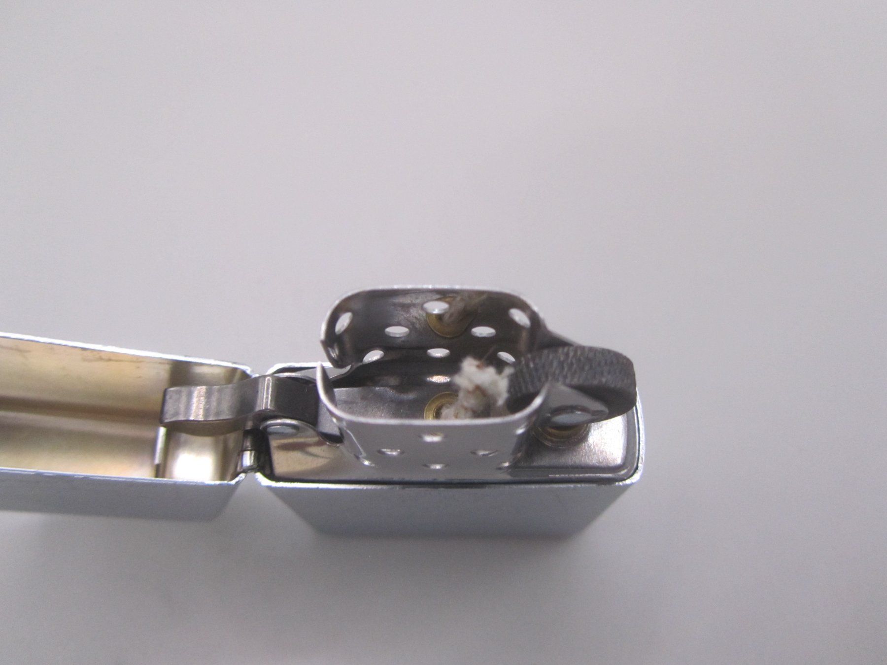 Zippo Accendini: Zippo Marlboro Swiss Edition 2000 – Nuovo (secondo la descrizione) da Pampigny venduto da Calypso06 2