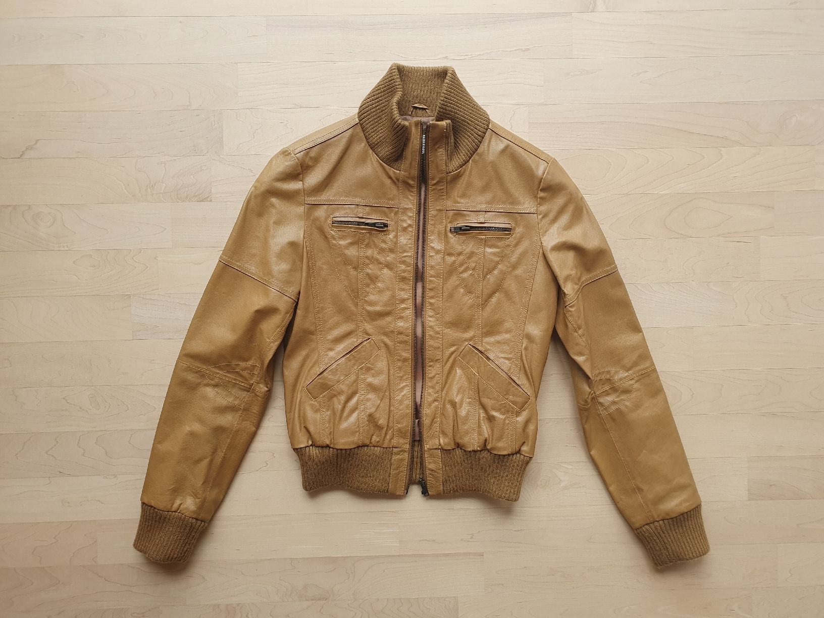 Vila Jacken: Lederjacke – Neu (gemäss Beschreibung) aus Zürich von nadiialivia