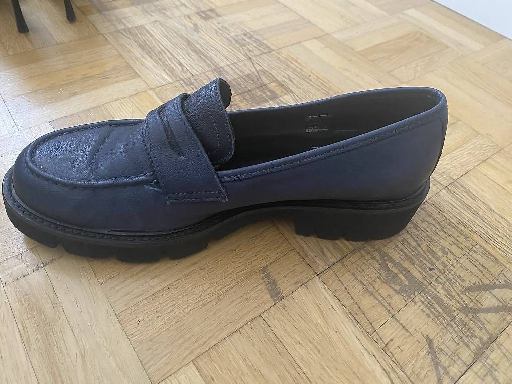 Damenschuhe: Dunkelblaue Loafers, EU 41 – Neu und originalverpackt aus Laufen von Looc_ 1