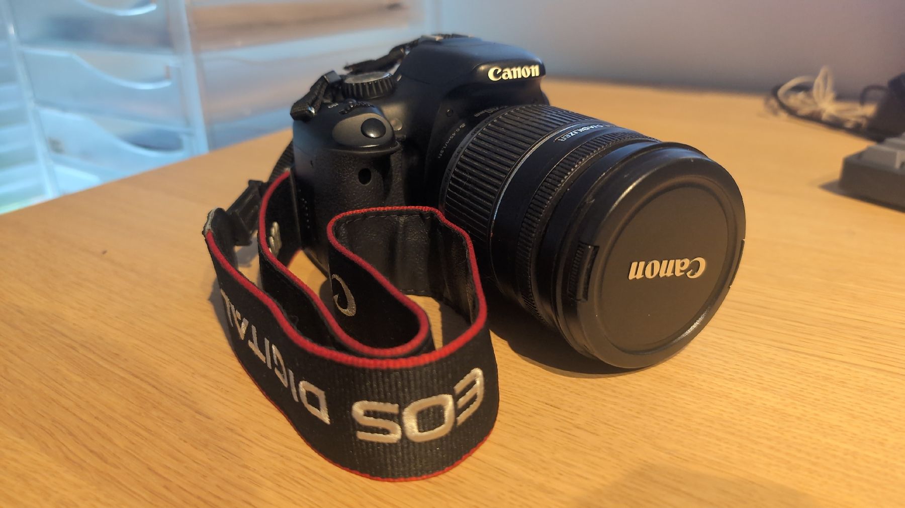 Canon Fotocamera: Canon EOS 550D DSLR, inkl. 18-200mm Objektiv – Usato da Wiesendangen venduto da suguss13