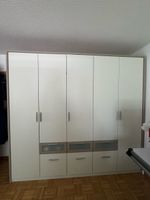 Kleiderschrank mit Schubladen und Tablaren weiss/grau gut er