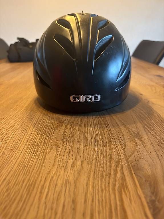 Casques: Giro Skihelm 58 cm+ grössenverstellbar – D'occasion à Uttigen par extreme08
