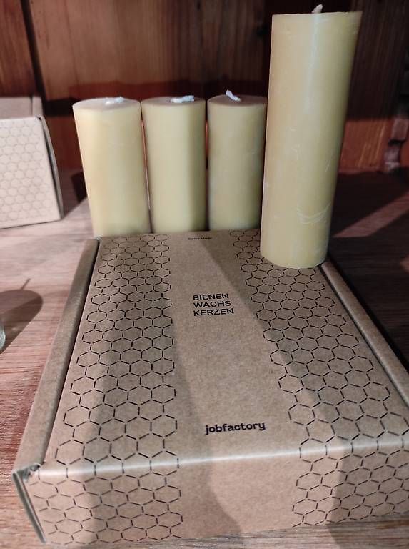 Candele: 4 Bienenwachs Kerzen D40/L120 – Usato da Basel venduto da Junior_Store