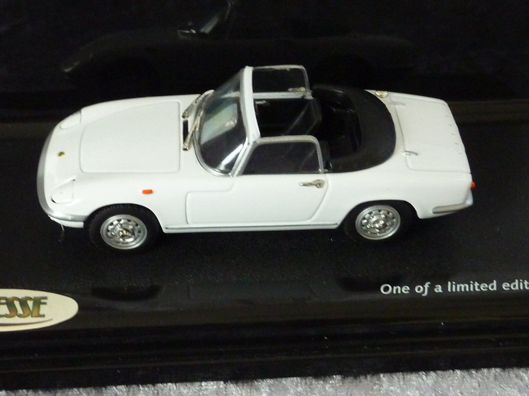 Lotus Modellini d'auto: Lotus Elan Cabriolet 1:43 – Nuovo e nell'imballaggio originale da Dürrenäsch venduto da modellautos4you 2