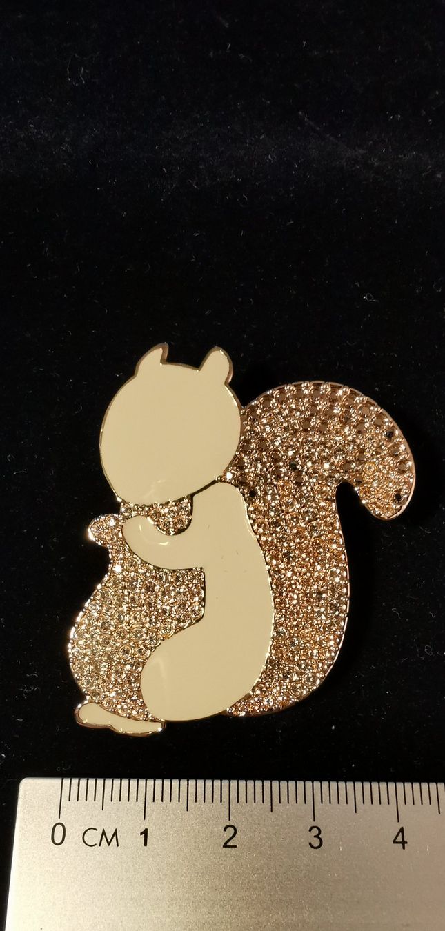 Swarovski Spille & Fermagli: Swarovski Brosche Eichhörnchen – Nuovo (secondo la descrizione) da Zürich venduto da Efriede 1