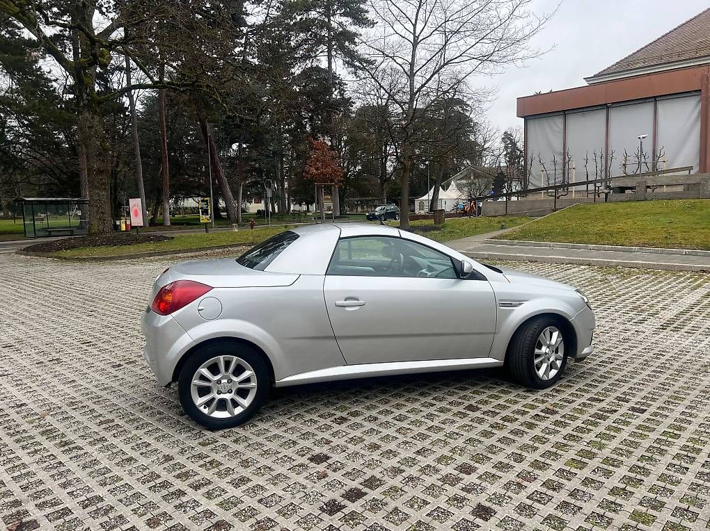 Opel Automobili: Superbe Tigra Twintop état neuf – Usato da Thônex venduto da helionunes78