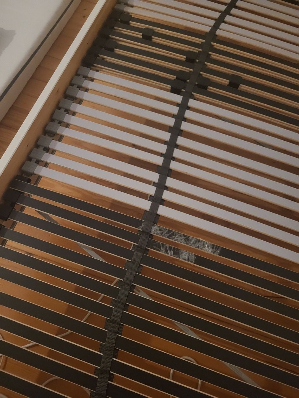 Betten: Ikea Bettgestell Weiss 90x200 – Gebraucht aus Zürich von Shiva79 2