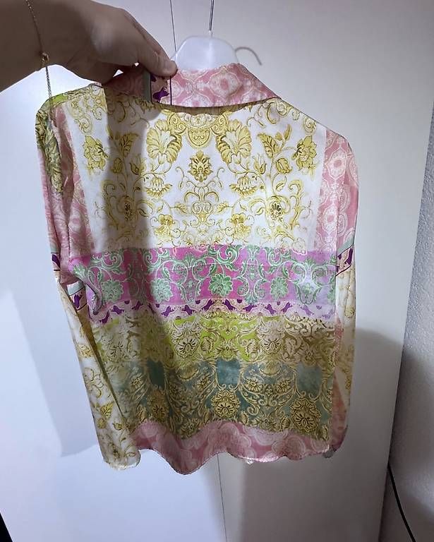Camicette: ZARA BLUSE MIT ORNAMENTMUSTER – Nuovo e nell'imballaggio originale da Affoltern am Albis venduto da amr_c5yr 2