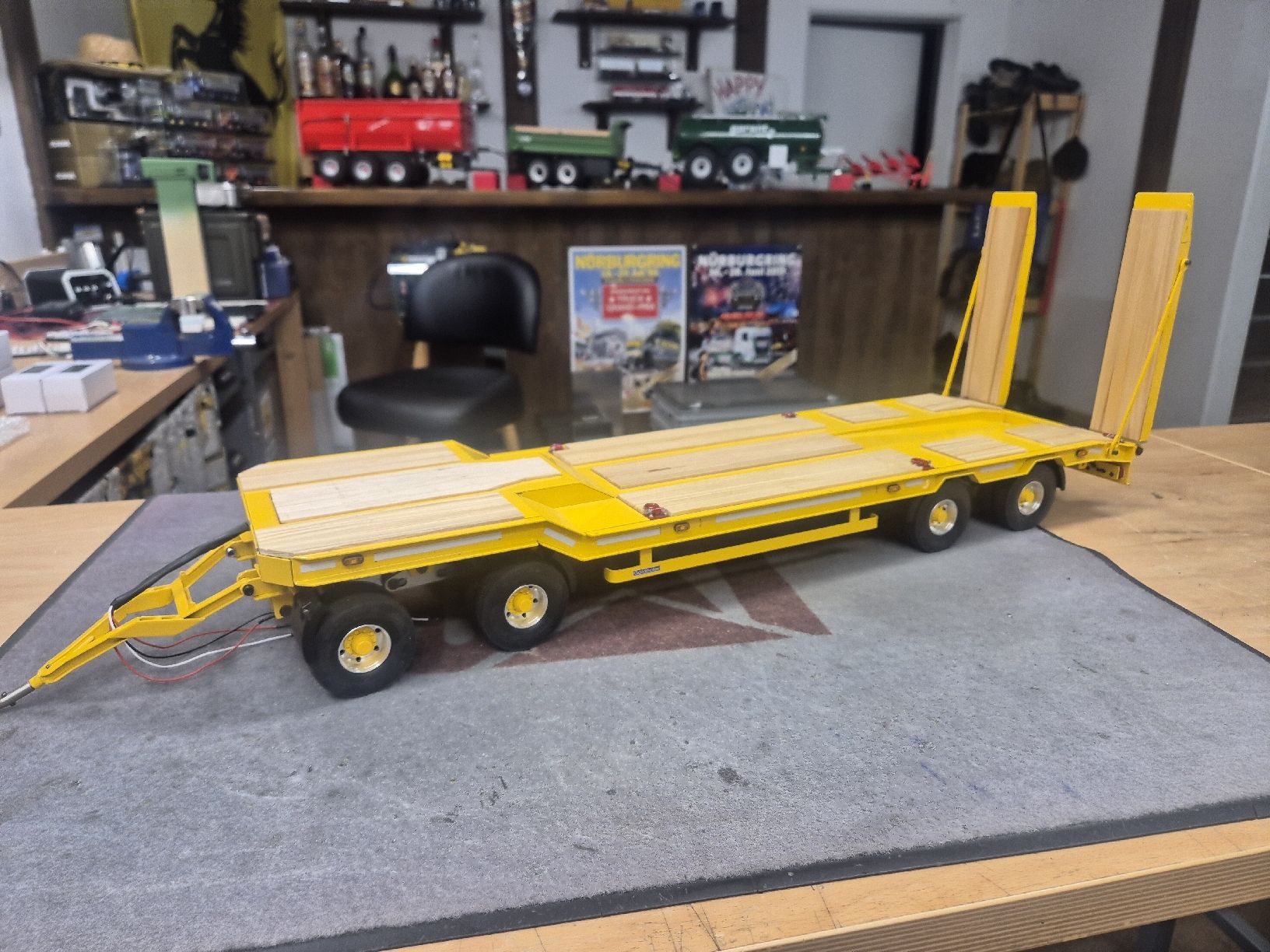 Carson Modellismo RC: Goldhofer TU4 Tiefladeanhänger – Nuovo (secondo la descrizione) da siebnen venduto da Ferraridino