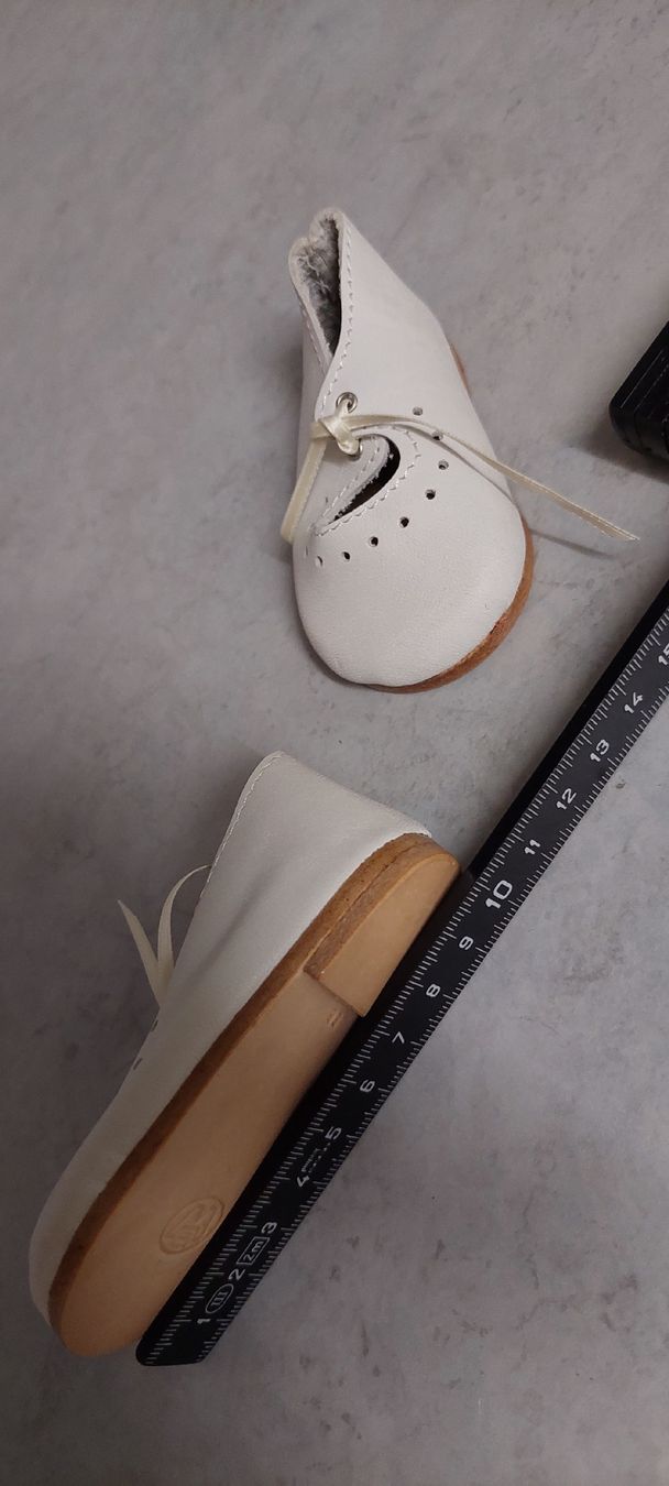 Bambole: Puppenschuhe besondere  – Nuovo (secondo la descrizione) da Muri AG venduto da nindo1 3
