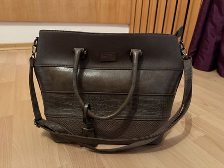 Handtasche braun Kunstleder Kroko-Optik guter Zustand