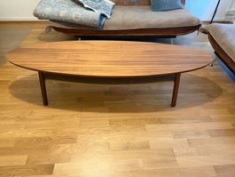 Holztisch 