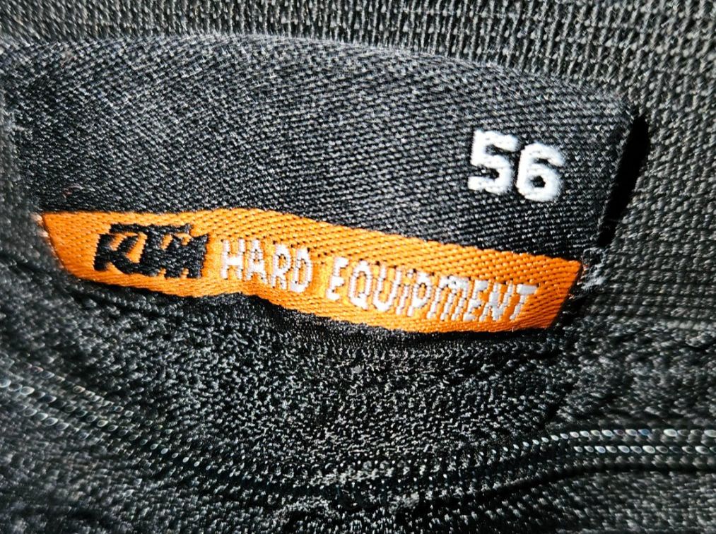 Completi: KTM Lederkombi 56 2-teilig – Usato da Widnau venduto da buc74 1