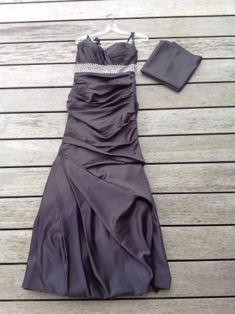 Abend- / Festkleid von Unique in 34