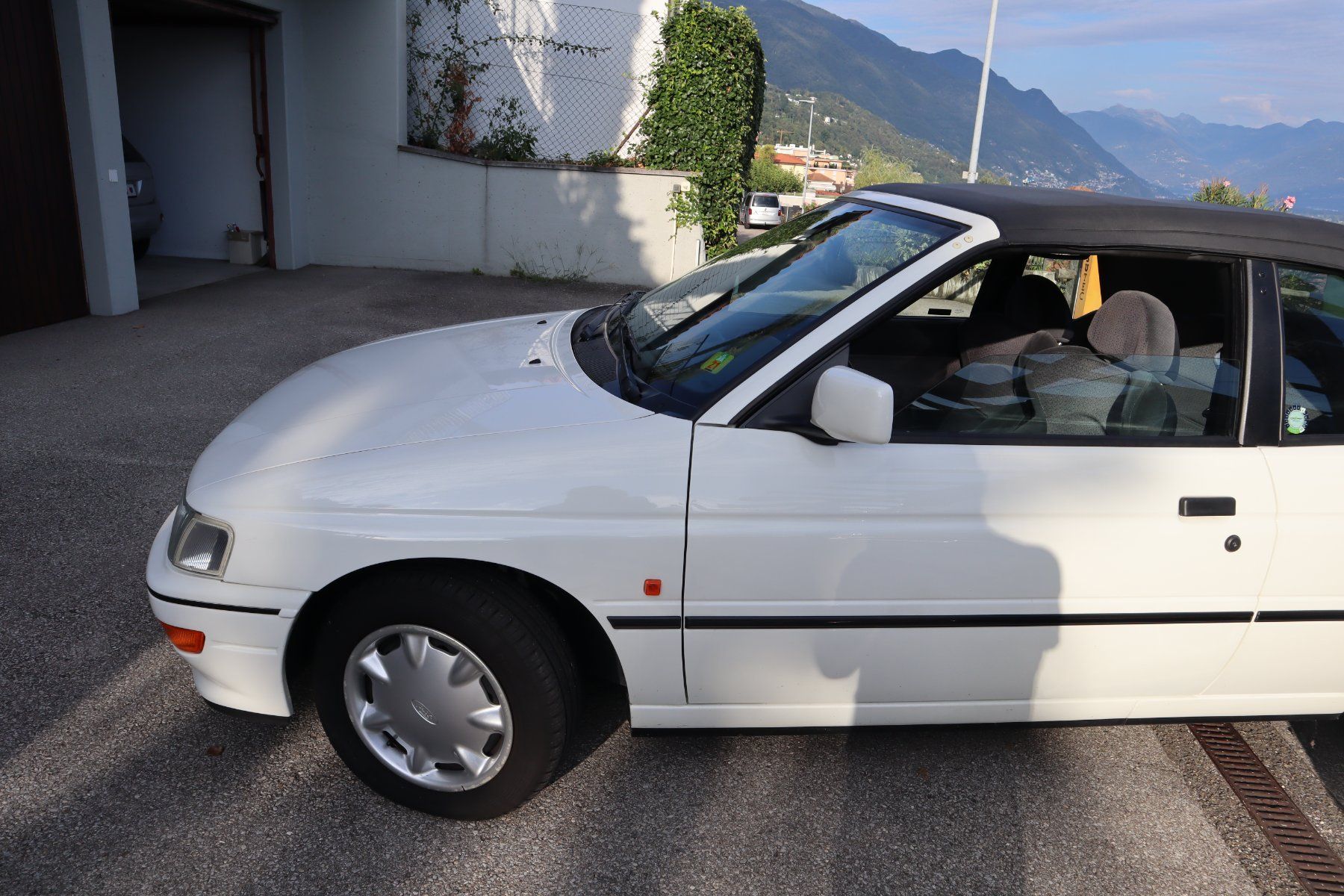 Ford Automobili: Ford Escort XR3i 16V – Usato da Glarus venduto da Genoes 2