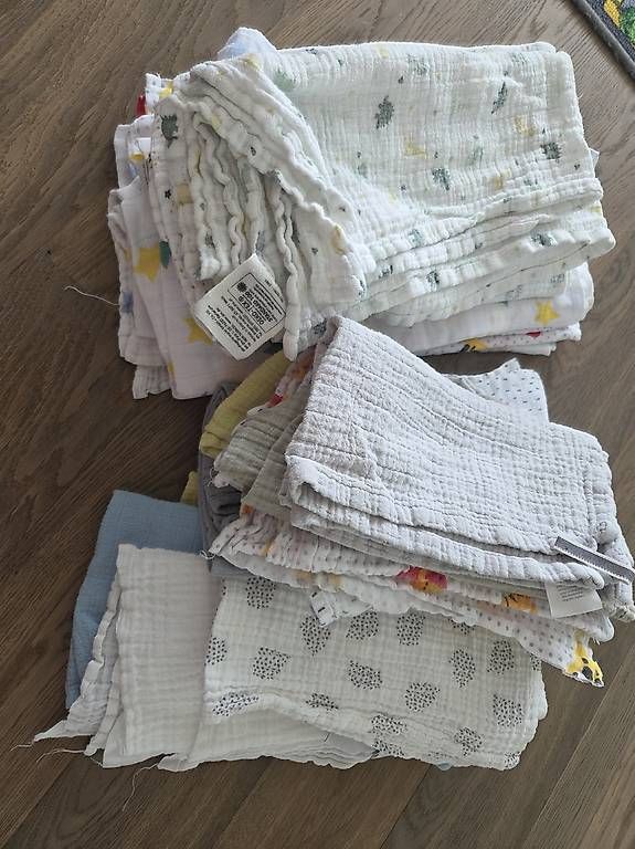 Pasti del neonato: Diverse Spucktücher – Usato da Oberrohrdorf venduto da nad_9cxj