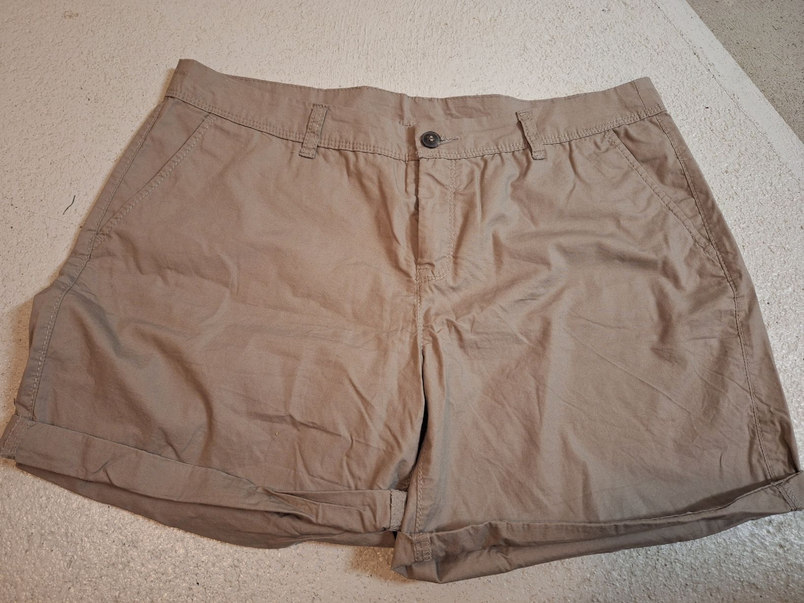 Pantaloni: Shorts, Bermudas Set Gr. 42/44 – Usato da Brittnau venduto da Norge77 1