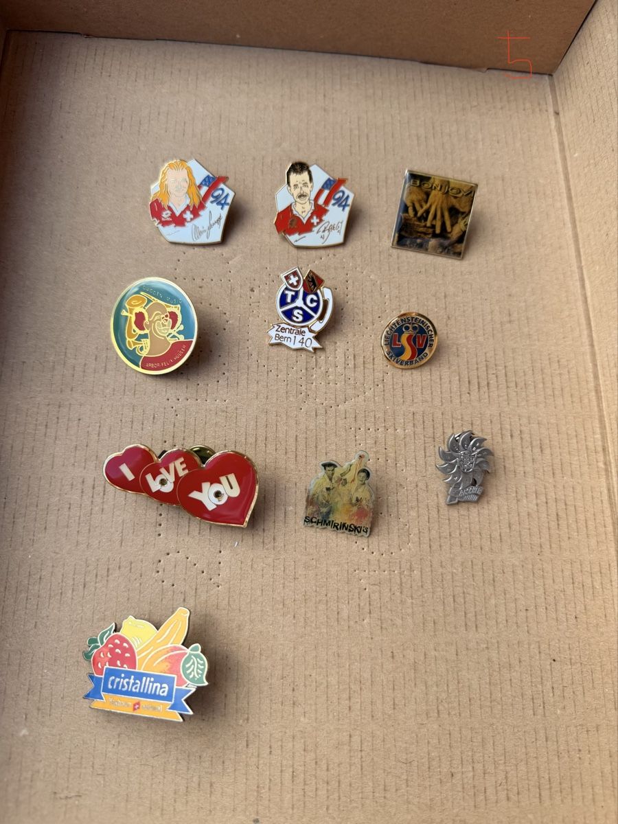 Placchette & Badge: Pin Set 5 - 10 Stück – Usato da st. gallen venduto da nerio450