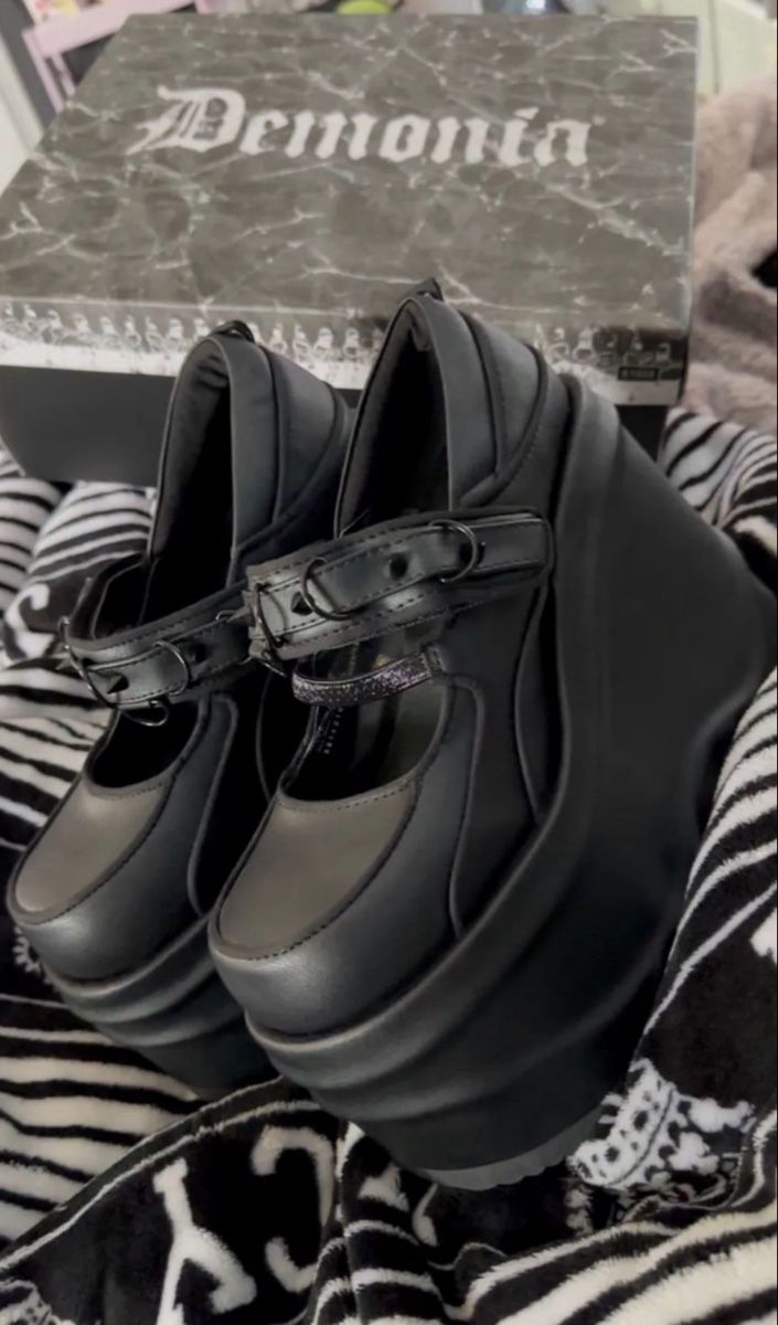 Demonia Scarpe da donna: Demonia boots  – Nuovo (secondo la descrizione) da Sion venduto da yun_f76t