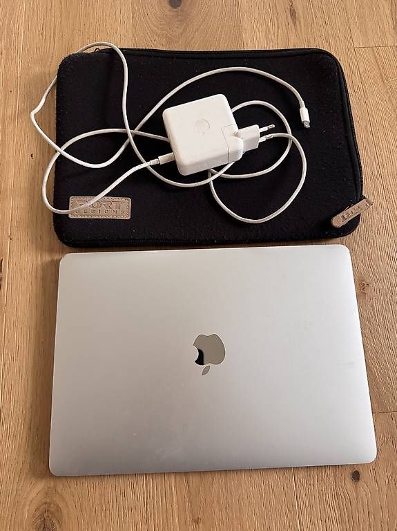Apple Notebook: MacBook Pro 132017 inkl. Ladegerät & Schutzhülle – Usato da Richterswil venduto da Giudi123
