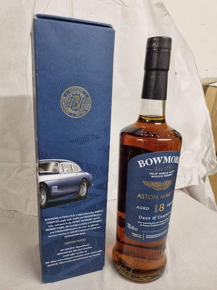 Bowmore Bevande alcoliche: 3 Whiskys "Bowmore ASTON MARTIN SET" Edition 1-3 – Nuovo e nell'imballaggio originale da Meggen venduto da baerli1976 5