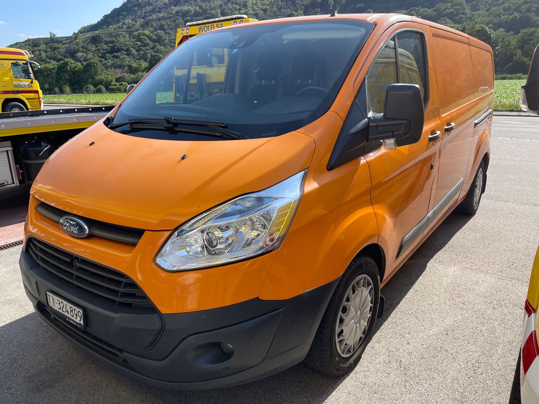 Ford Nutzfahrzeuge: Furgone Ford Transit Custom 155ps – Gebraucht aus Lugano von Cbr840328