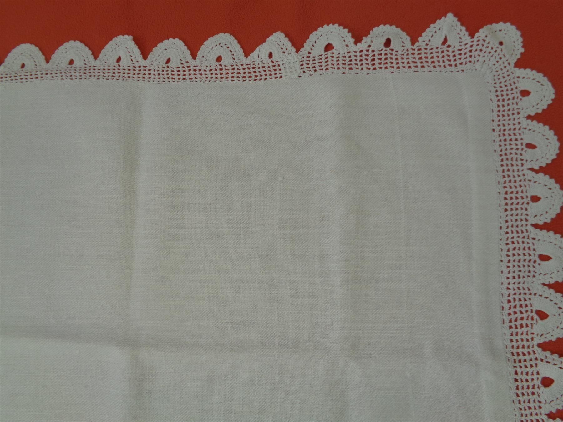 Altra biancheria da tavola: Tischläufer mit Spitzen 63x106cm.Vintage – Usato da Chur venduto da omonia 3