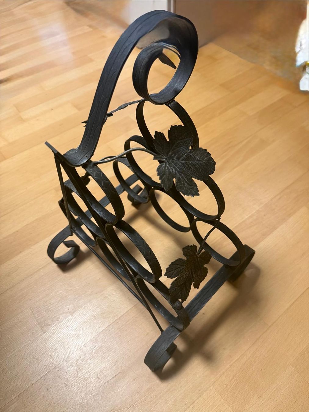 Weingestelle & -ständer: Porte-bouteilles en fer forgé style vintage – Gebraucht aus HENNIEZ von mjm_vp6n 1