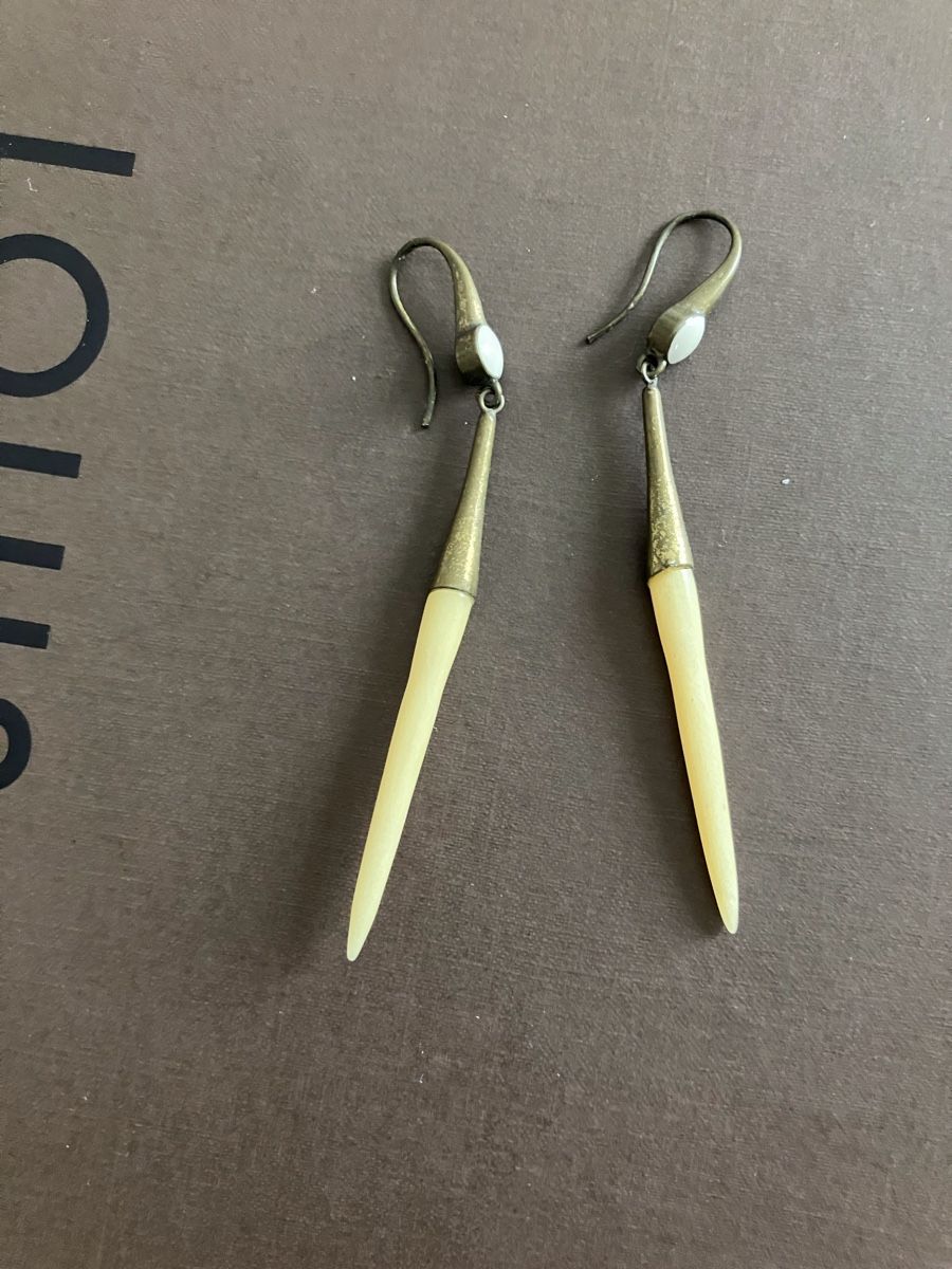 Ohrringe & -stecker: Boucles d’oreille longues – Gebraucht aus Clarens von Piluka