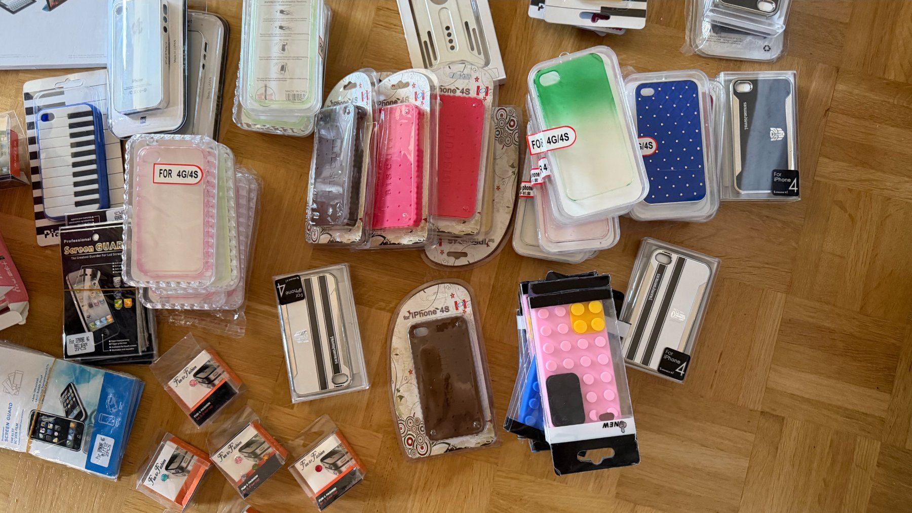 Coques & Protection écran: Lot 70 coques iPhone 4 / 4S + protections écran – D'occasion à Genève par dkr_j29m 6