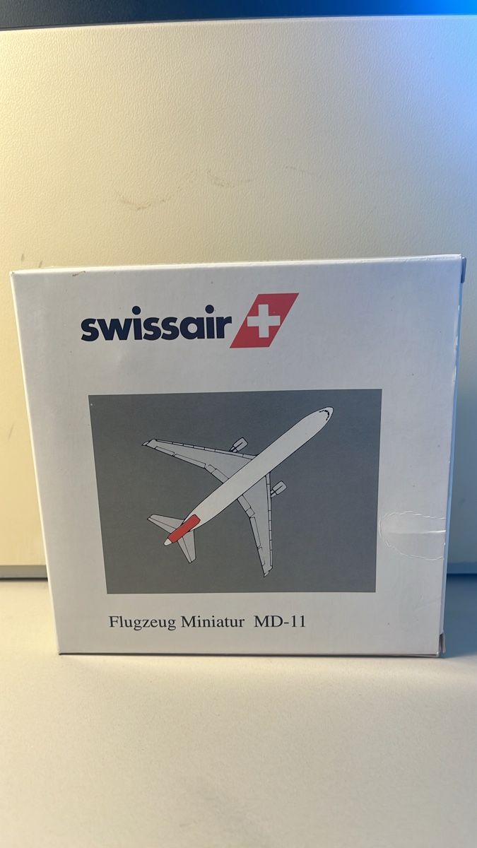Swissair Kit di modellismo & Modellini statici: Flugzeugmodell Swissair MD-11 – Nuovo (secondo la descrizione) da Zürich venduto da du_bois
