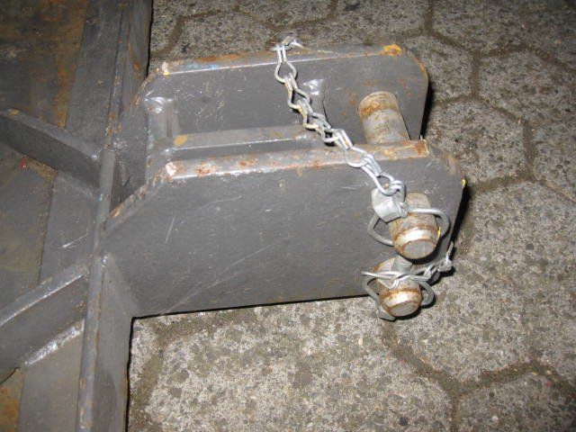 Altro per industria metallurgica: Trittbrett zu Traktor, Anbaugerät, Transporter, Einachser – Usato da Neudorf venduto da Siola71 2