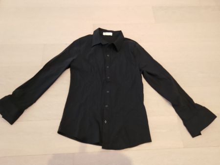 Elegante schwarze Bluse mit Glockenärmeln, Grösse L, Somm...