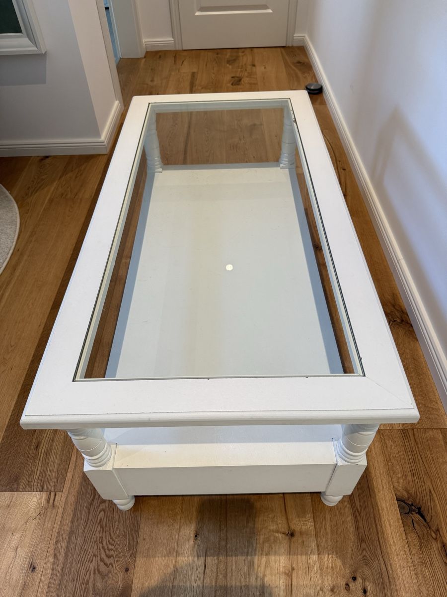 Tavoli: Weisser Shabby Chic Couchtisch mit Glasplatte – Usato da Diegten venduto da Tschopper 2