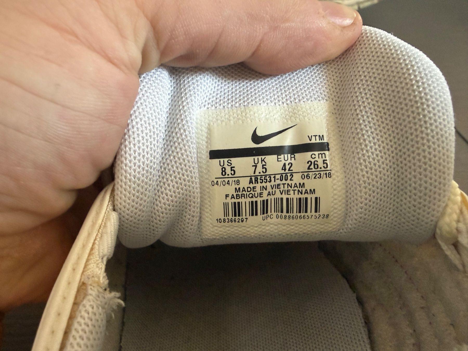 Nike Herrenschuhe: Weisse Sneaker Nike – Gebraucht aus Goldach von jil_vnd8 1