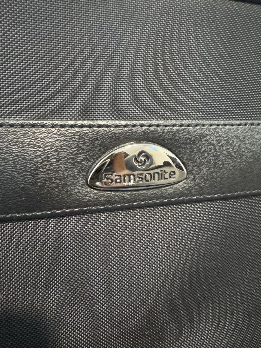 Samsonite Borse: Samsonite Black Laptop Bag  – Nuovo (secondo la descrizione) da Rorbas venduto da ang_y8bv 2