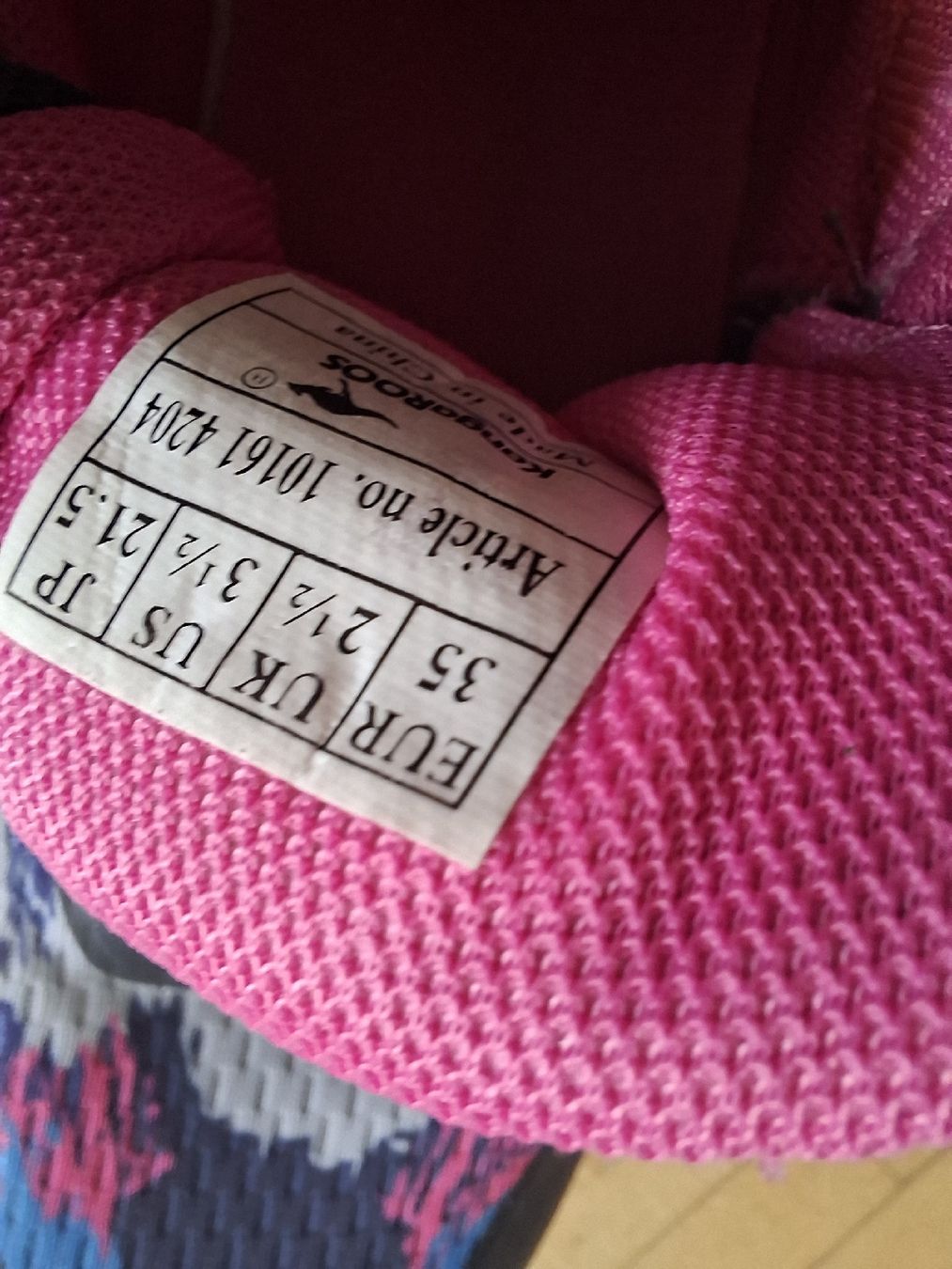 Schuhe für Mädchen: Turnschuhe / Hallenschuhe Grösse 35 – Gebraucht aus Staufen von suzykathmandu 3