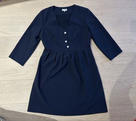 Robe Claudie Pierlot taille 40 L bleue marine perles cintrée