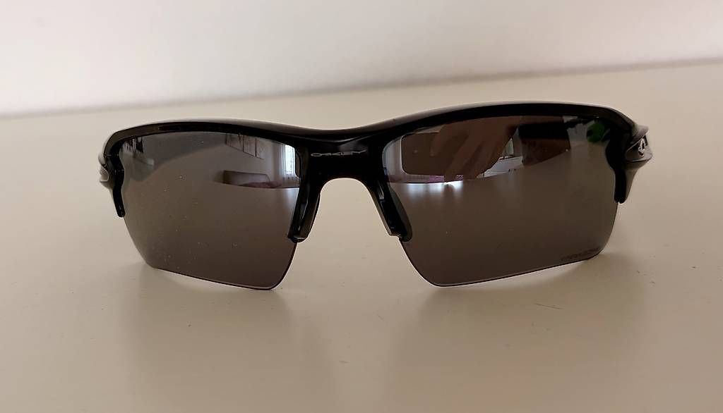 Oakley Lunettes & Verres: Oakley Sonnenbrille – D'occasion à Dübendorf par vici04 2