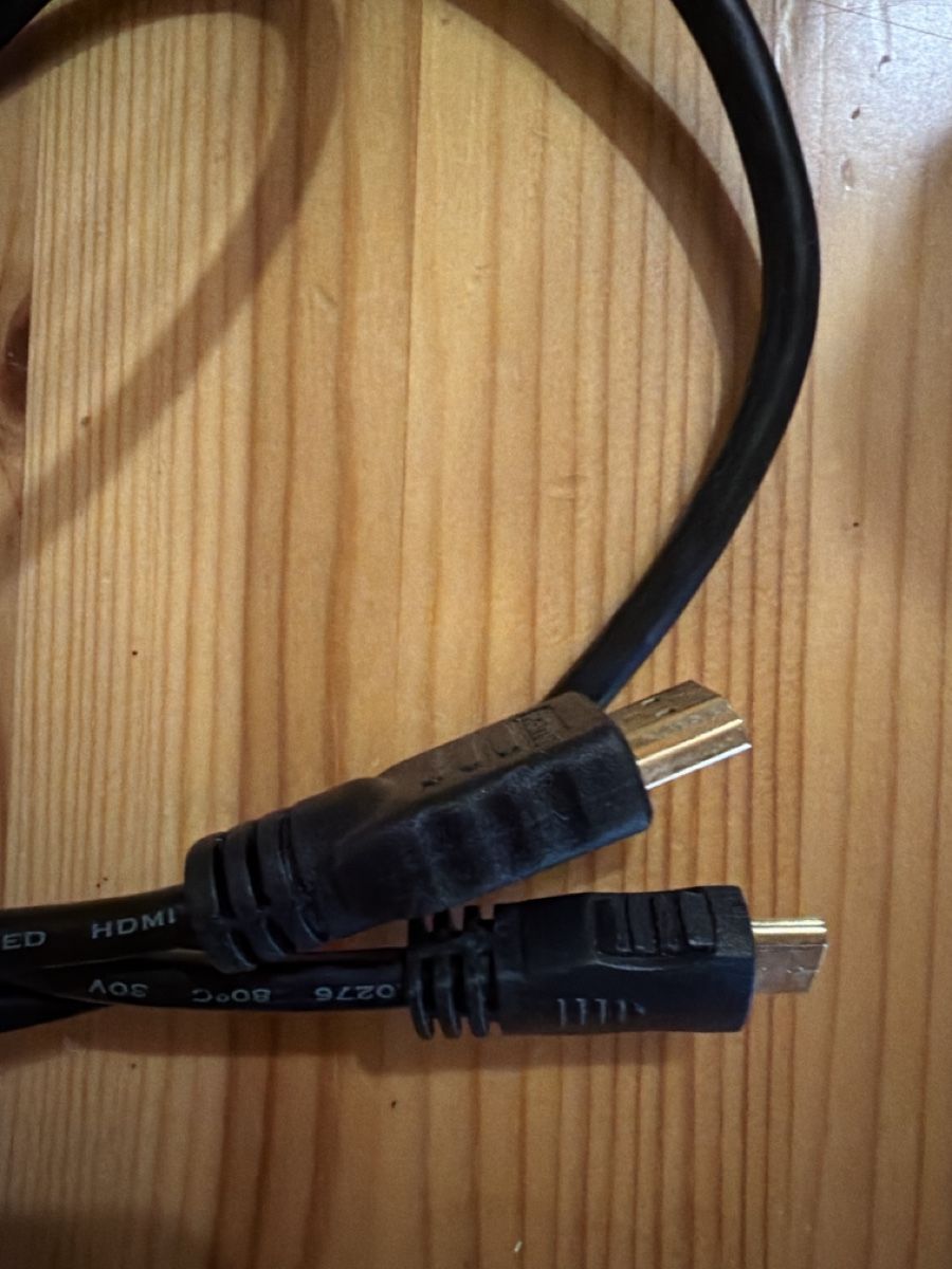 Cavi: HDMI to mini hdmi – Usato da Davos Platz venduto da jbarcik 1