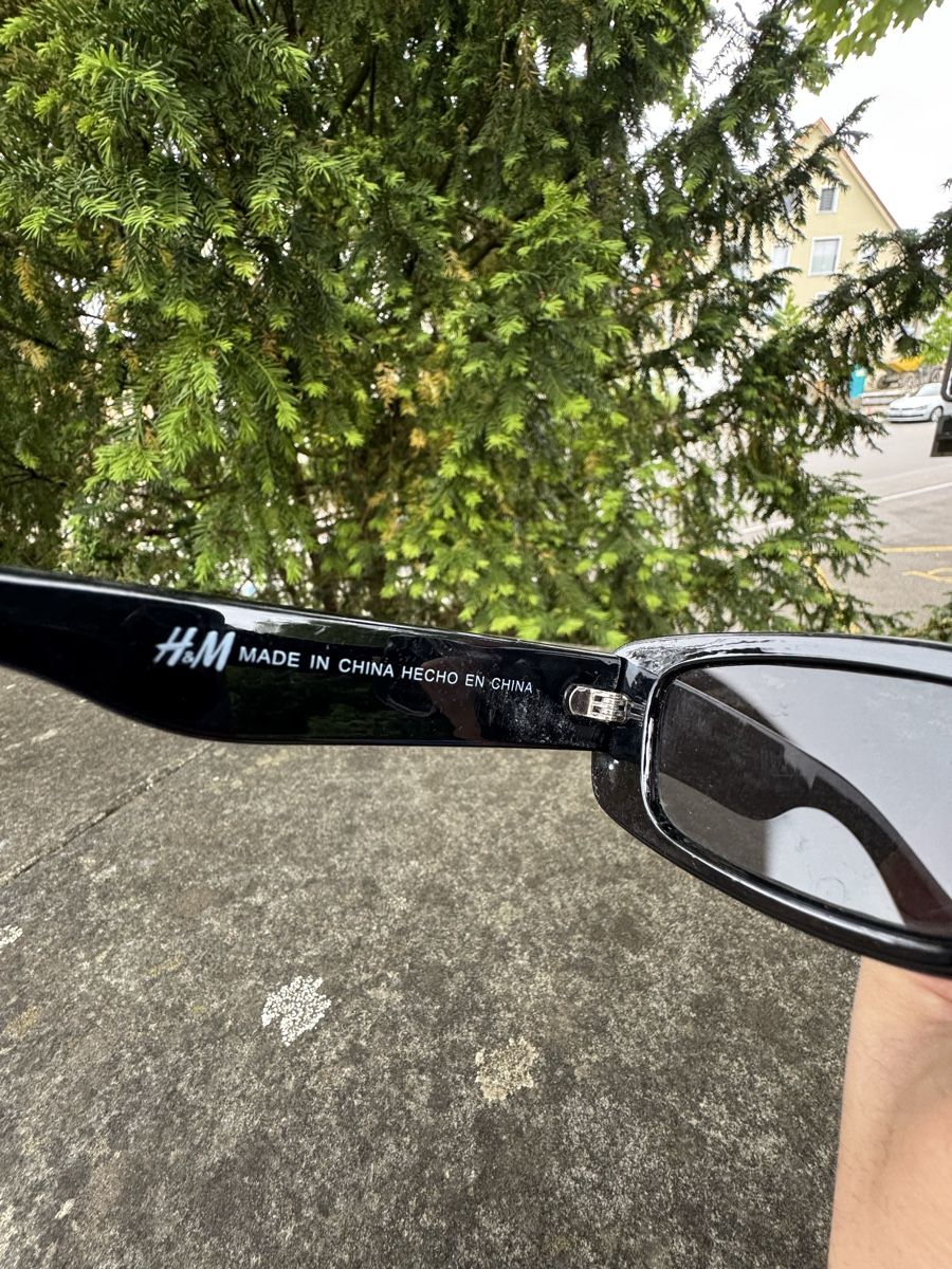 H&M Occhiali & Lenti: H&M Thick Frame Sunglasses Black Vintage – Usato da Effretikon venduto da rus_2l2p 6