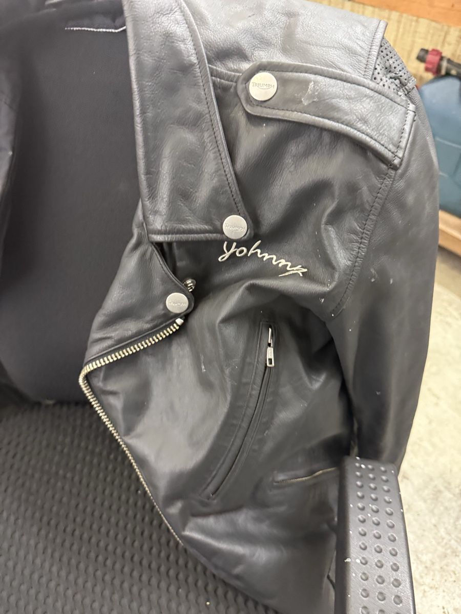 Triumph Giacche: Triumph Motorrad Leder Jacke  – Usato da Mörschwil venduto da Hilbilly 1