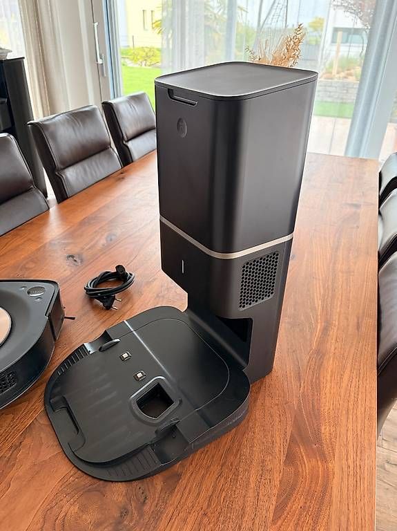 Aspirapolveri & Accessori: Roboter Staubsauger Roomba S9+  – Usato da Hildisrieden venduto da Surfboy4ever 1