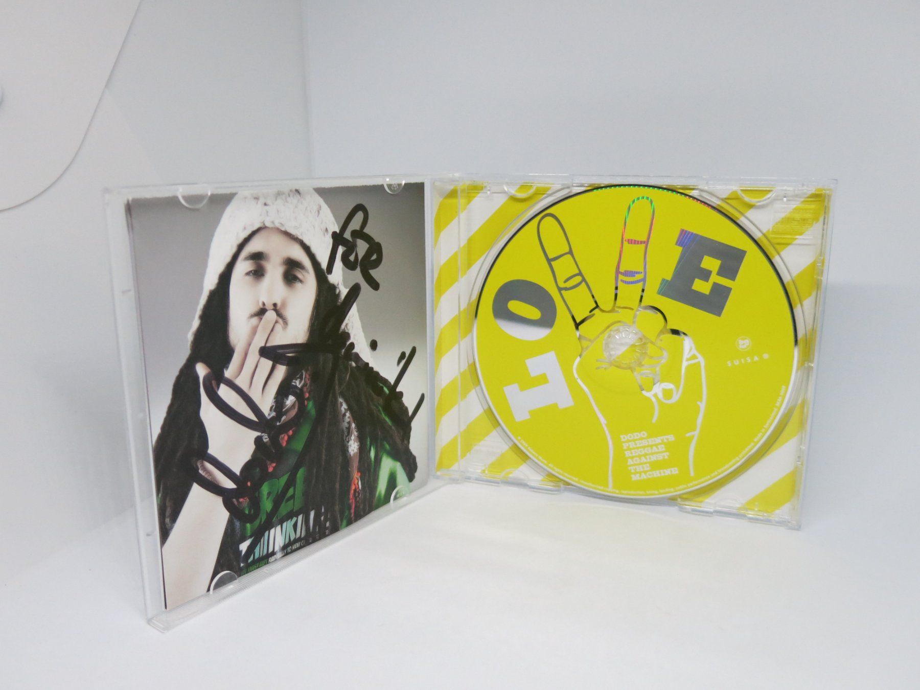 CD: SIGNIERTE CD CD Dodo Reggae Against The Machine – Usato da Ernetschwil venduto da luisvonerni 3