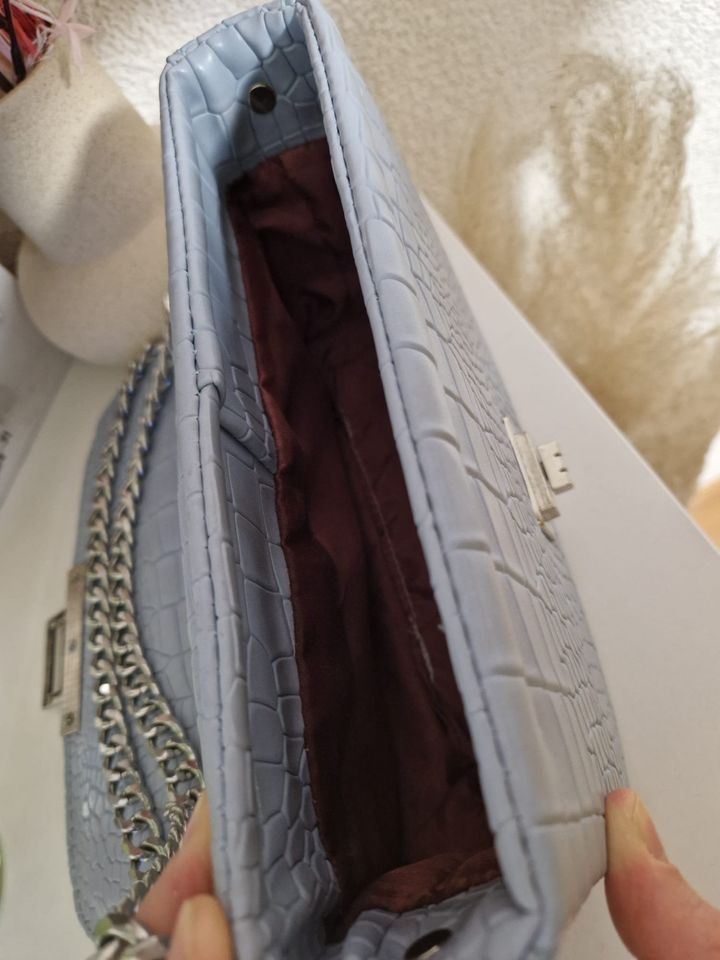 Taschen für Damen: Moderne Blaue Tasche Damen HANDGEMACHT – Gebraucht aus Tägerwilen von makcode09 2