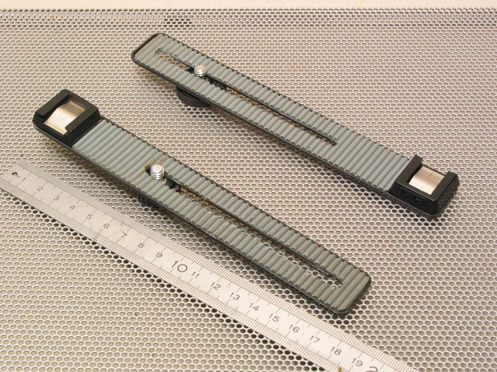 Hama Altri Accessori: HAMA 2x Blitzschiene Set Kamera Montage Schiene ISO Blitzfus – Usato da Dielsdorf venduto da swiss-canon