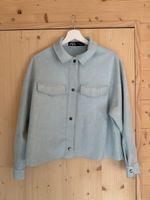 hellblaue Sommerjacke