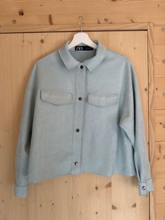 hellblaue Sommerjacke